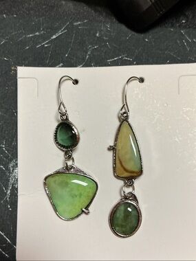 Green Mixed-Stone Dangle Earrings - Elegant Women's Jewelry
